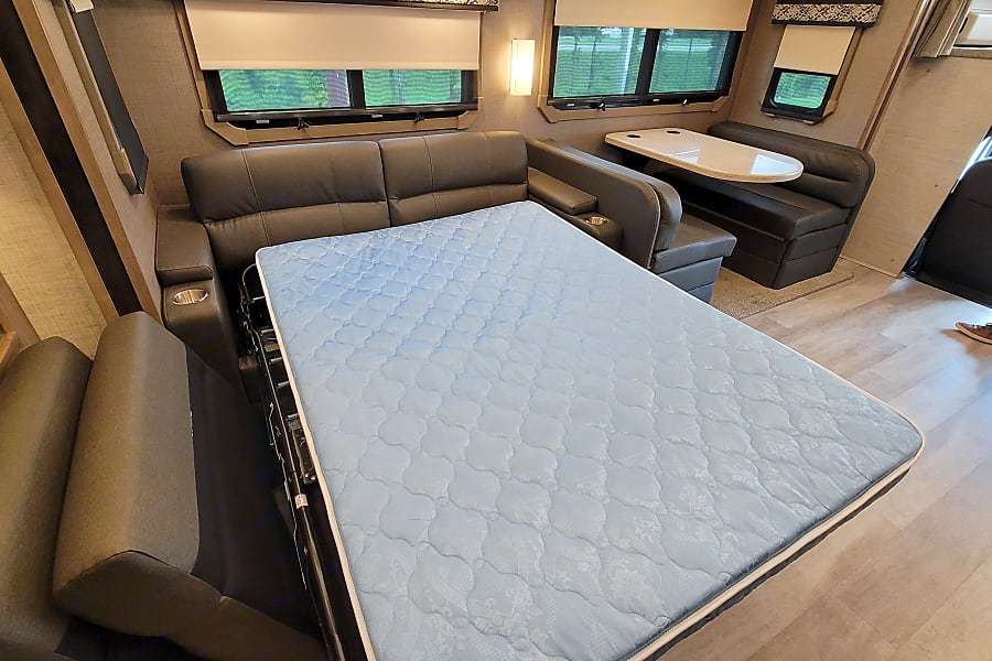 Photo 13 - 2021 Jayco Class C Motorhome rental photo 15