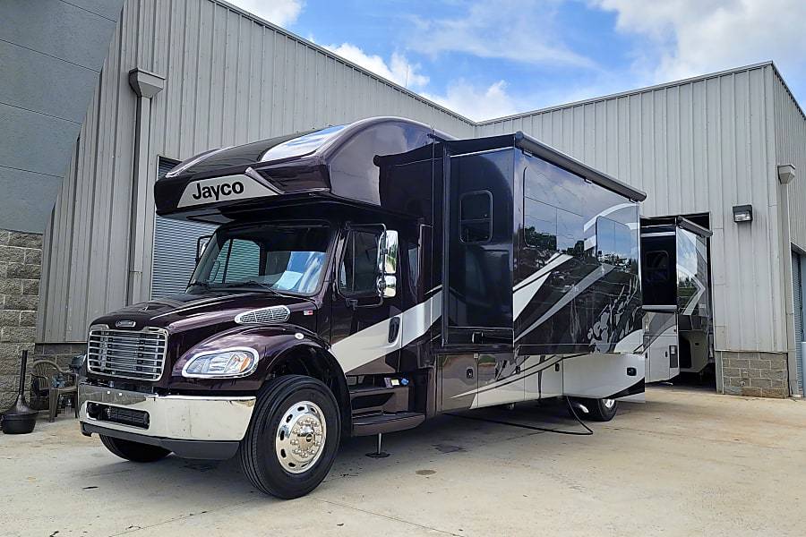 Photo 29 - 2021 Jayco Class C Motorhome rental photo 31