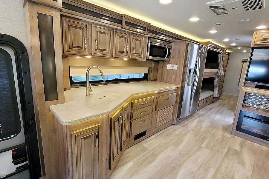 Photo 34 - 2021 Jayco Class C Motorhome rental photo 36