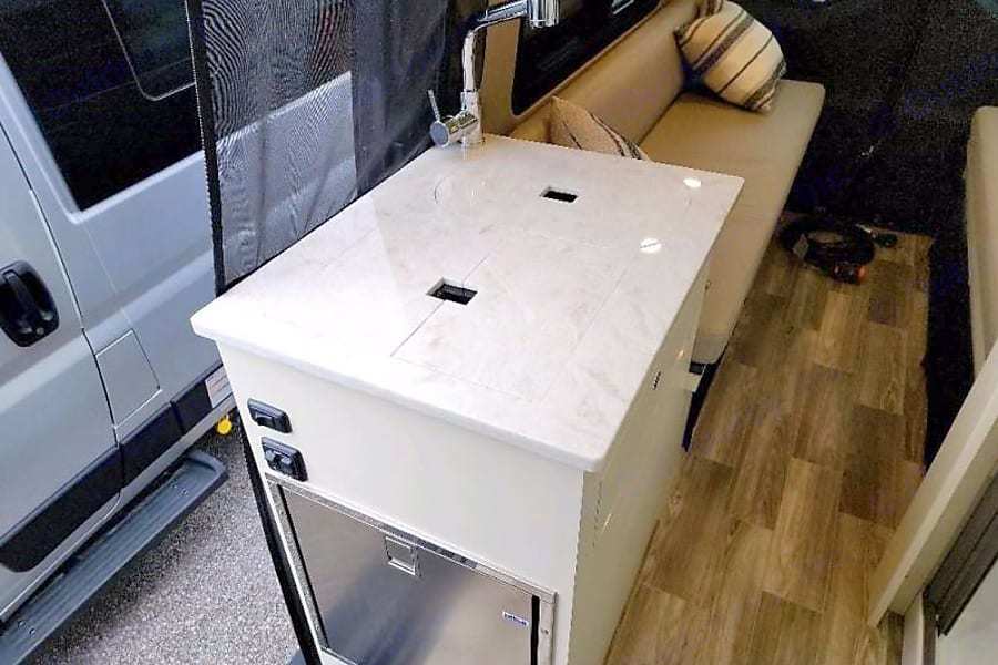Photo 18 - 2022 Tiffin Motorhomes Class B Motorhome rental photo 20