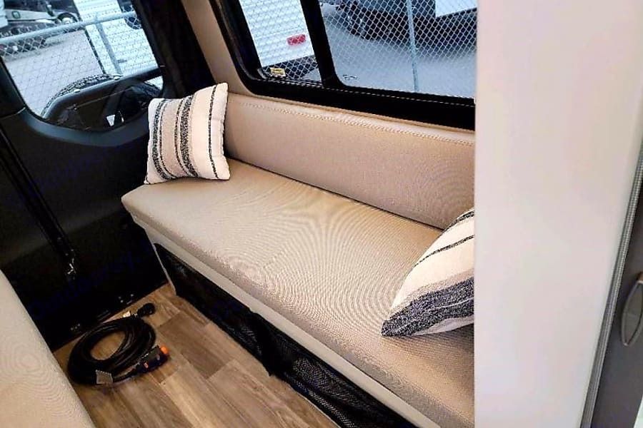 Photo 19 - 2022 Tiffin Motorhomes Class B Motorhome rental photo 21