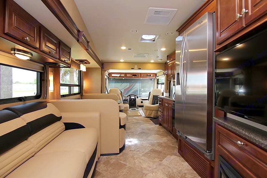 Photo 8 - 2021 Thor Motor Coach Class A Motorhome rental photo 10