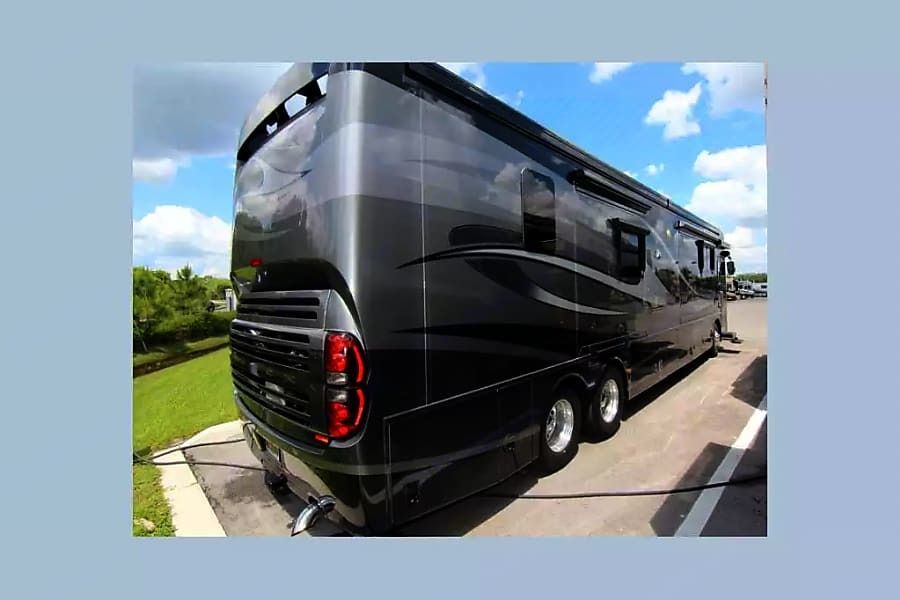 Photo 3 - 2021 Newmar Class A Motorhome rental photo 5