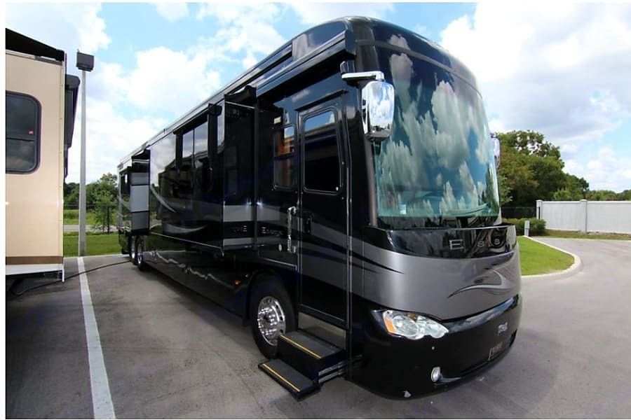 Photo 8 - 2021 Newmar Class A Motorhome rental photo 10
