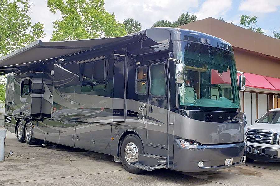 Photo 26 - 2021 Newmar Class A Motorhome rental photo 28