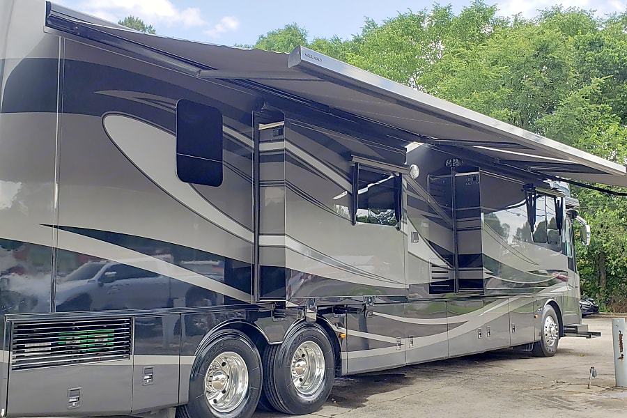 Photo 27 - 2021 Newmar Class A Motorhome rental photo 29