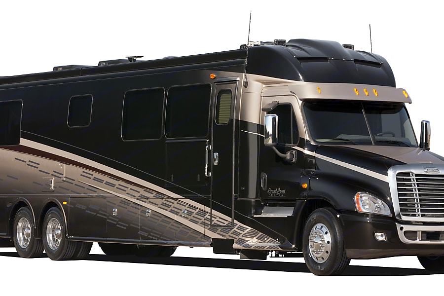 Photo 0 - 2021 Dynamax Corp Class C Motorhome rental photo 2