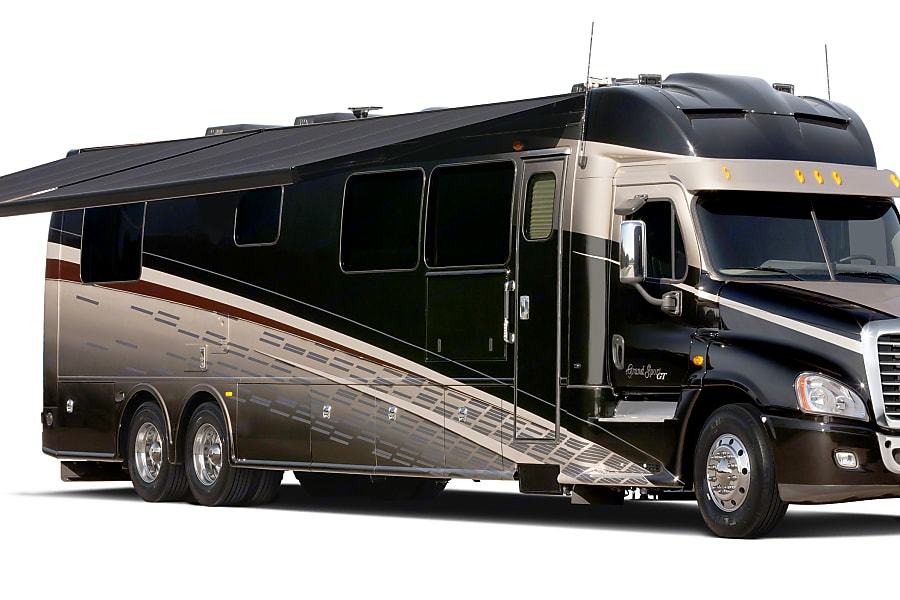 Photo 2 - 2021 Dynamax Corp Class C Motorhome rental photo 4