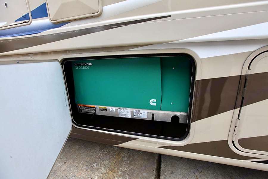 Photo 15 - 2021 Thor Motor Coach Class A Motorhome rental photo 17