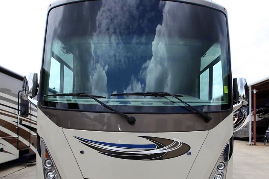 Photo 21 - 2021 Thor Motor Coach Class A Motorhome rental photo 23