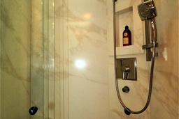 Photo 3 thumbnail 5
