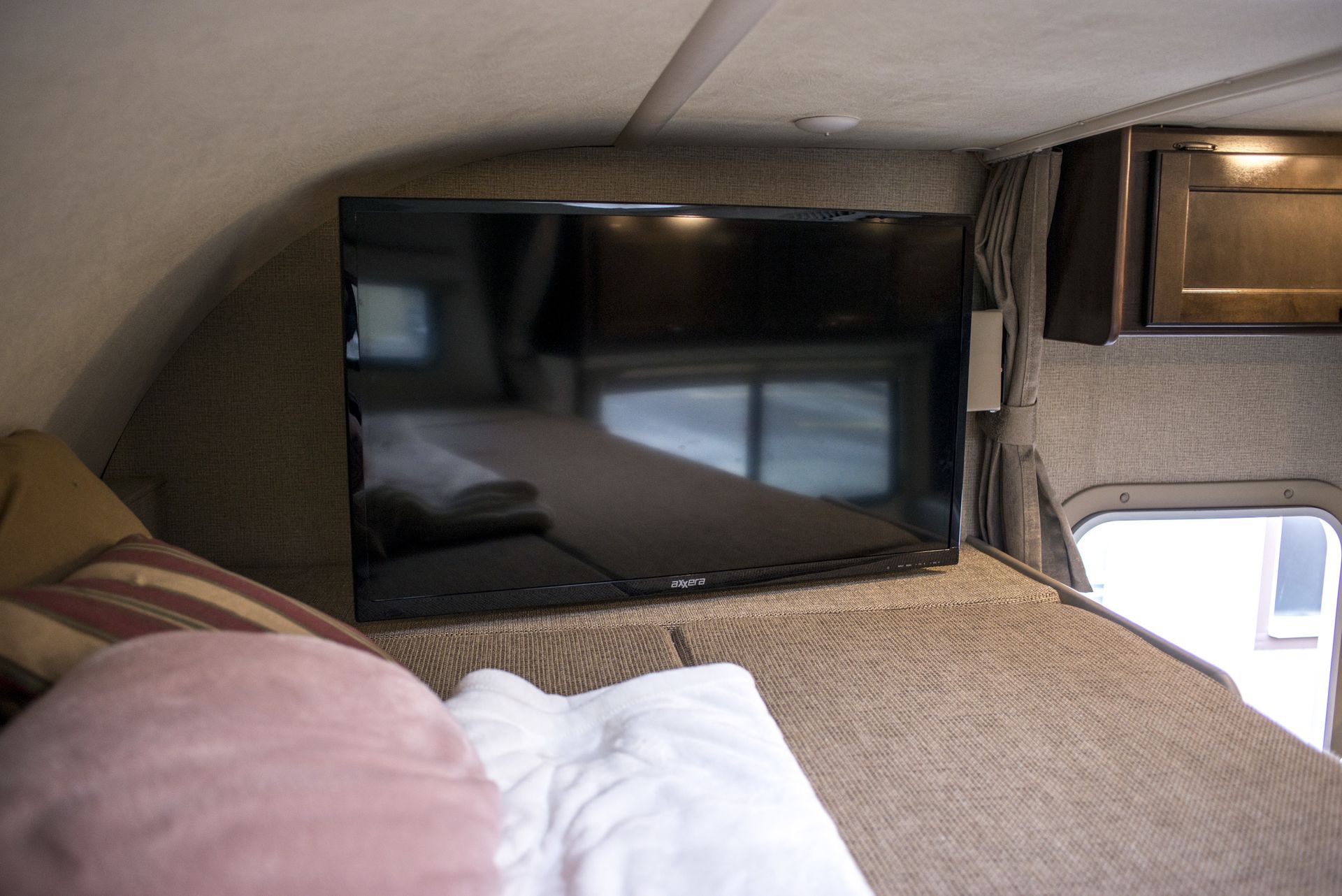 Photo 10 - 2019 Thor Class C Motorhome rental photo 12