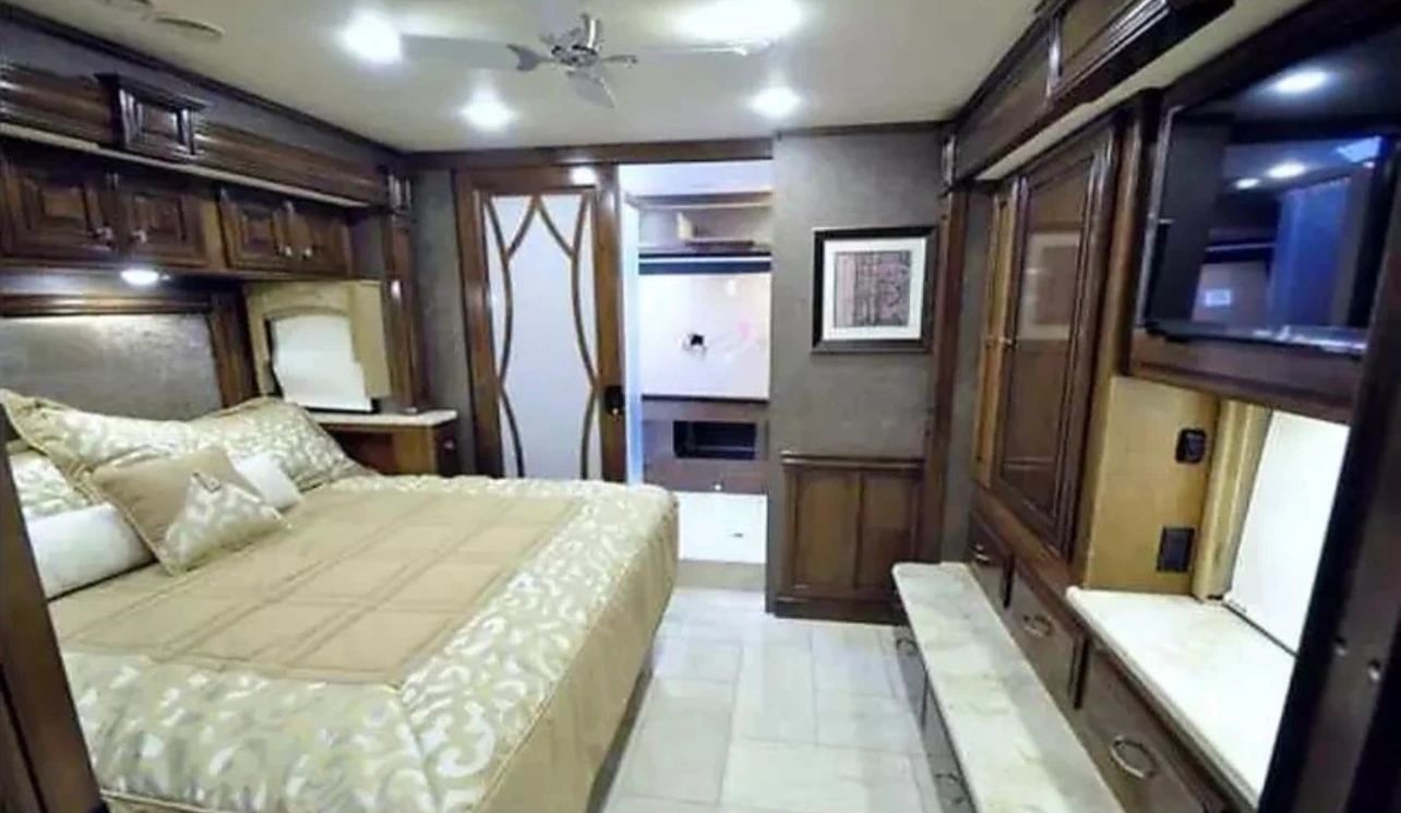 Photo 4 - 2020 Thor Class A Motorhome rental photo 6