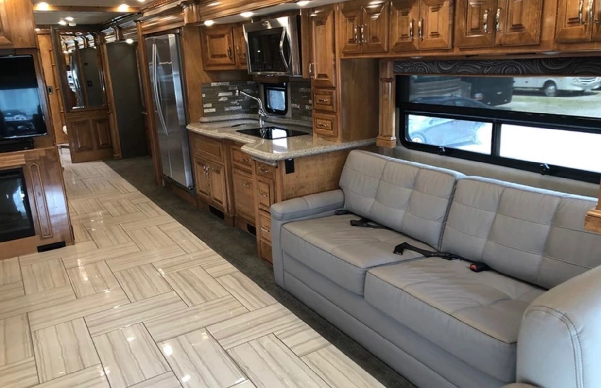Photo 5 - 2020 American Coach Class A Motorhome rental photo 7