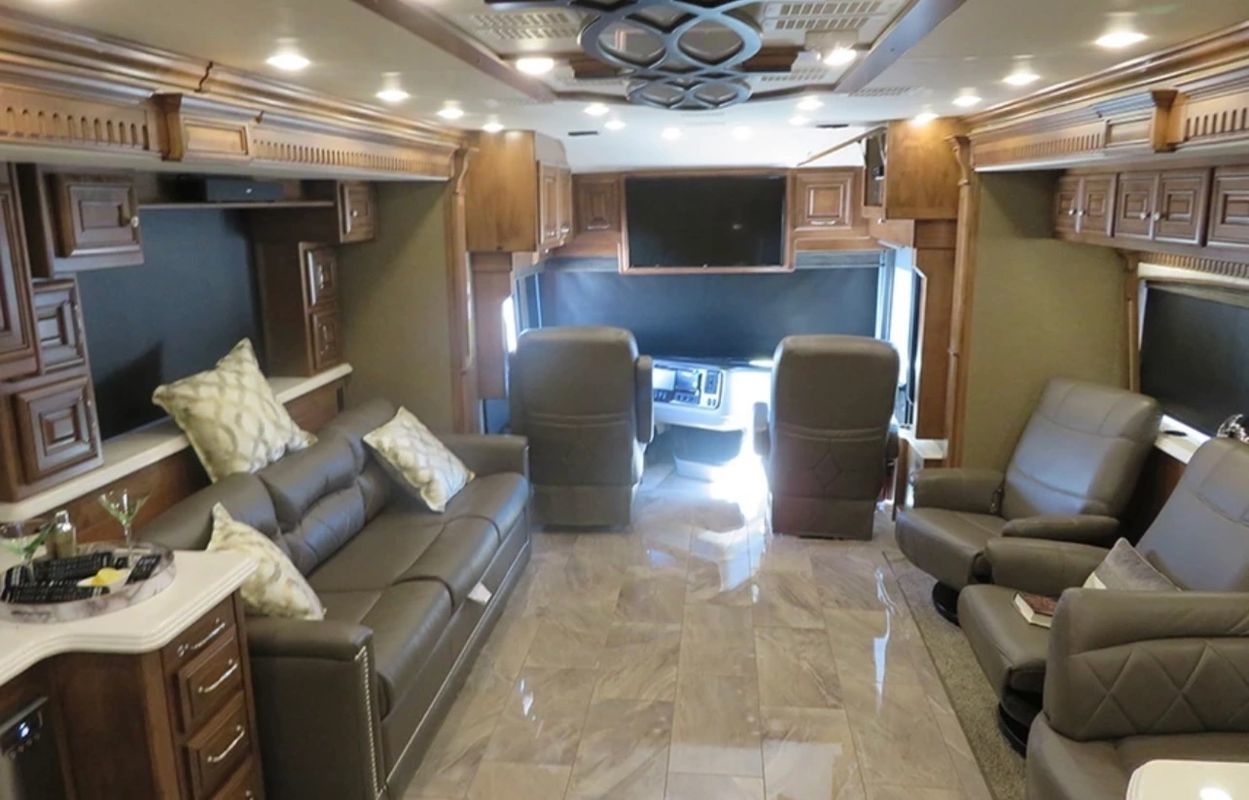 Photo 7 - 2020 Monaco Class A Motorhome rental photo 9