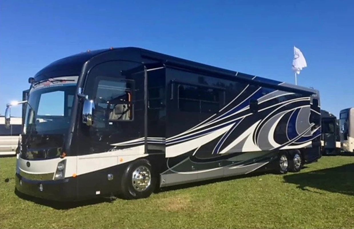 Photo 0 - 2020 American Coach Class A Motorhome rental photo 2