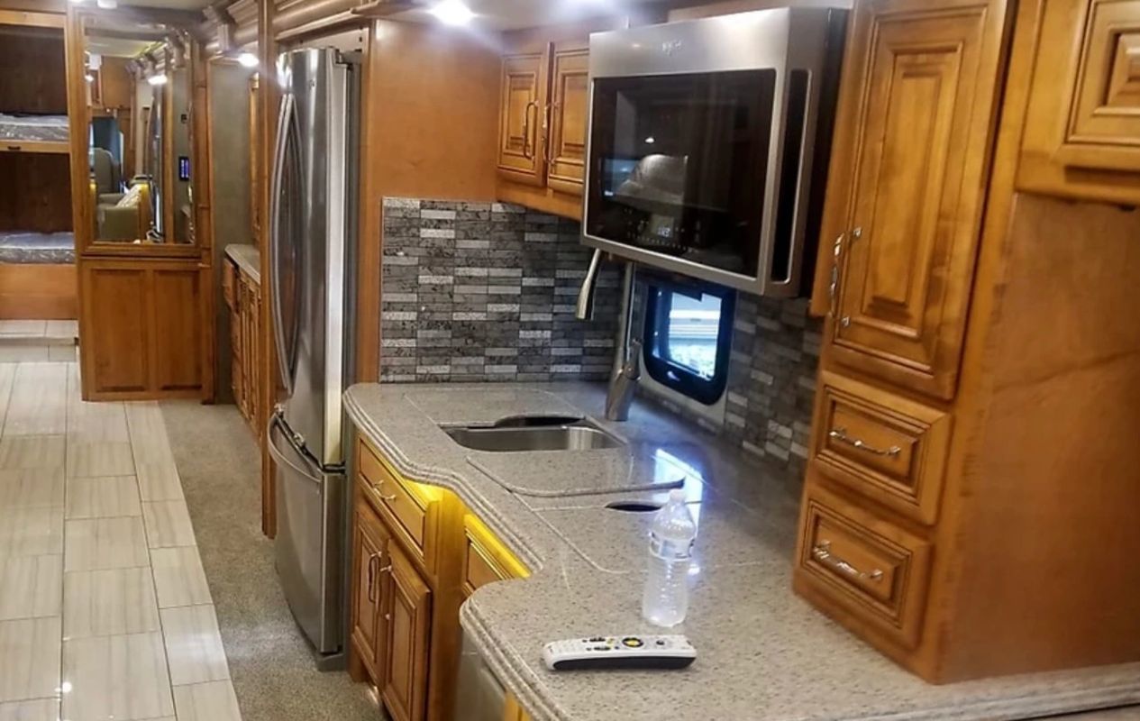Photo 4 - 2020 American Coach Class A Motorhome rental photo 6
