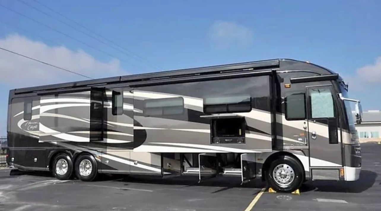 Photo 0 - 2020 American Coach Class A Motorhome rental photo 2