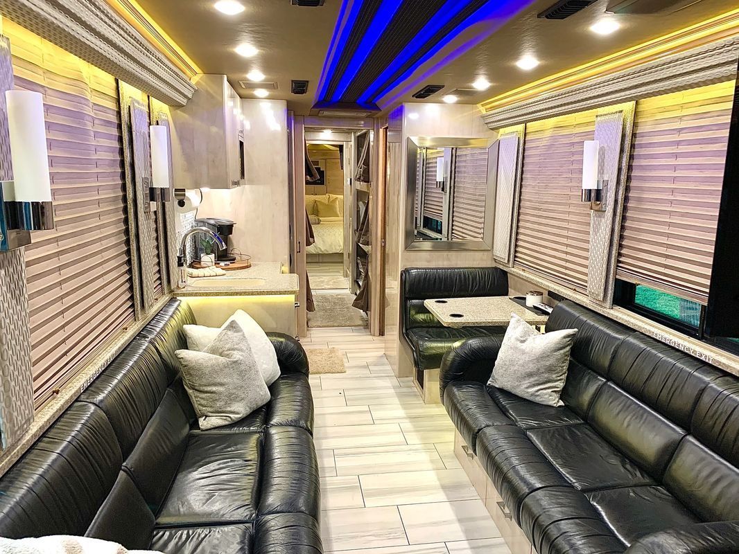 Photo 4 - 2020 Prevost Class A Motorhome rental photo 6