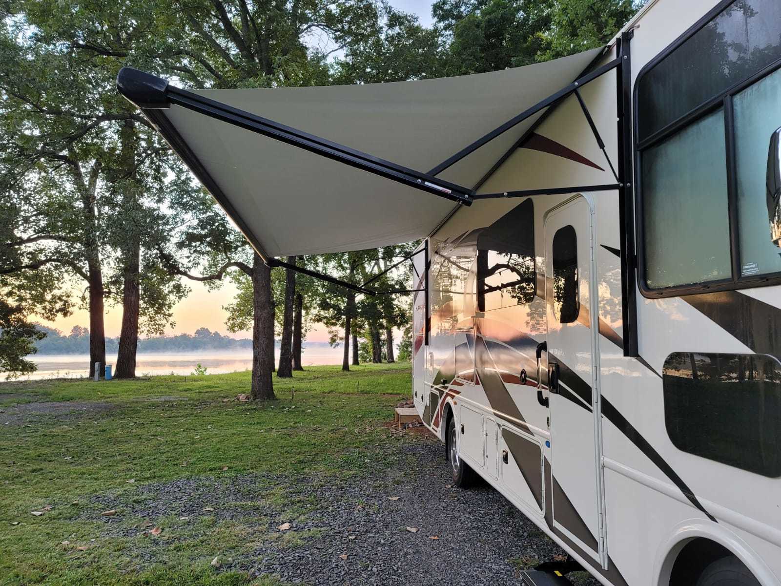 Photo 3 - 2022 Thor Class A Motorhome rental photo 5