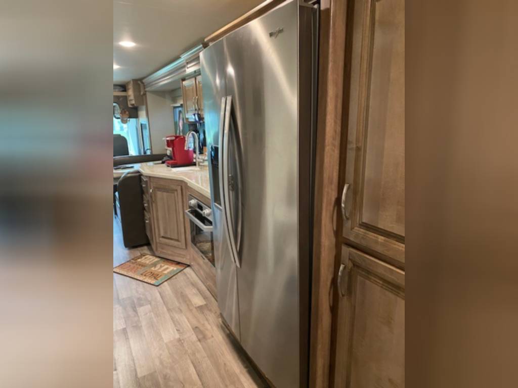 Photo 3 - 2020 Jayco Class A Motorhome rental photo 8