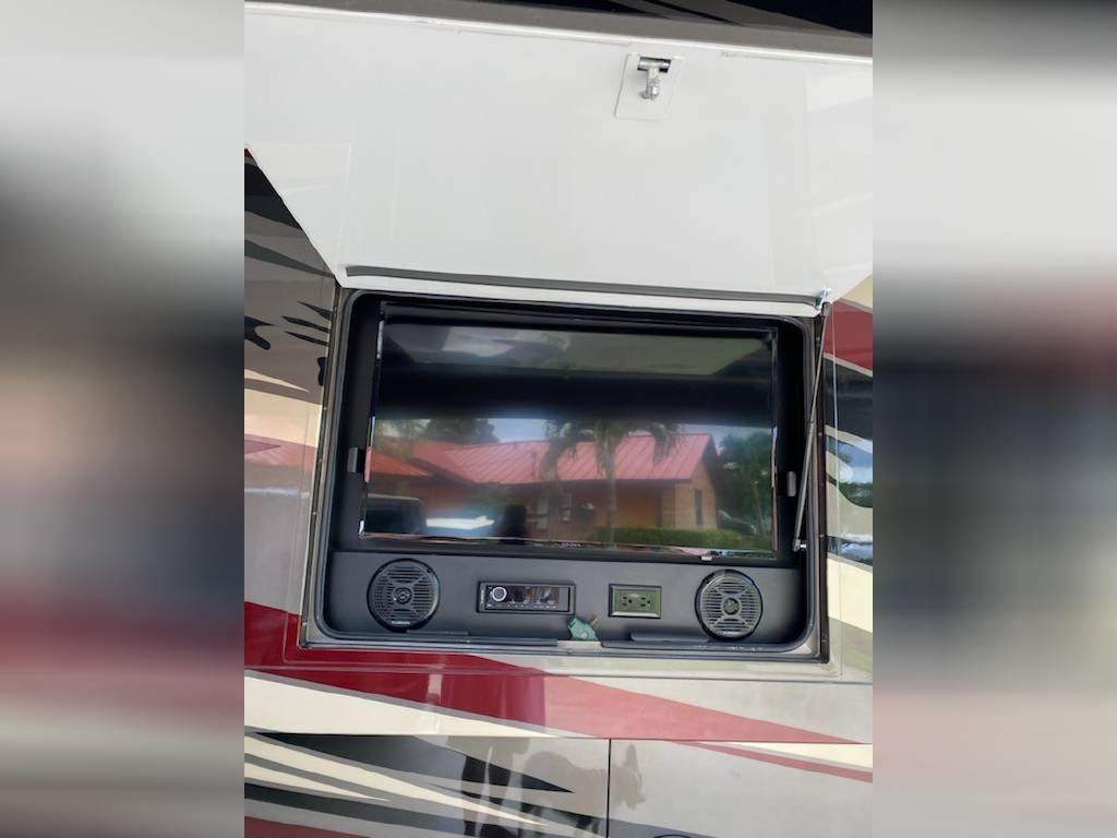 Photo 4 - 2020 Jayco Class A Motorhome rental photo 26