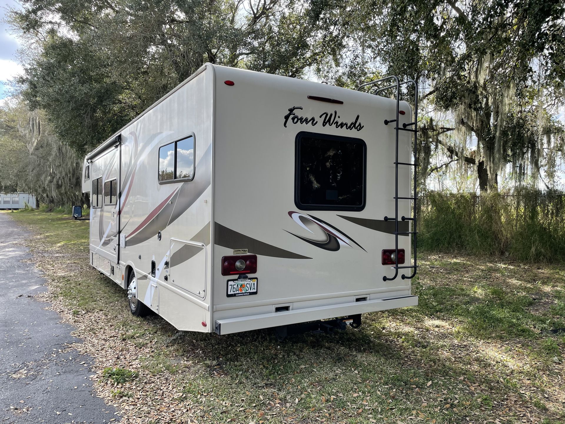 Photo 3 - 2020 Thor Motor Coach Class C Motorhome rental photo 5