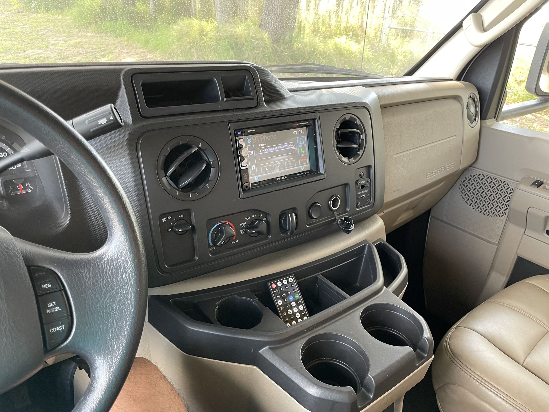 Photo 17 - 2020 Thor Motor Coach Class C Motorhome rental photo 27