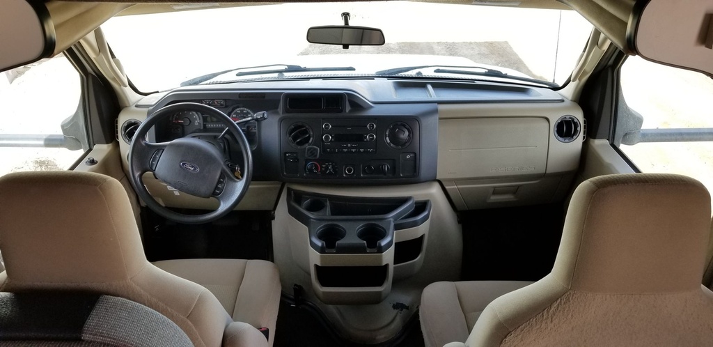 Photo 2 - 2013 Thor Motor Coach Class C Motorhome rental photo 4