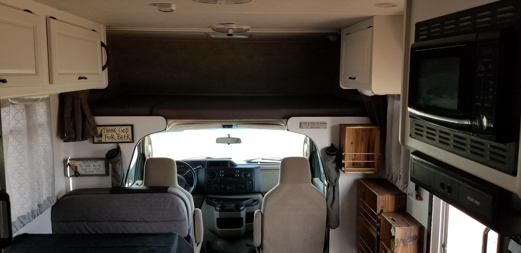 Photo 3 - 2013 Thor Motor Coach Class C Motorhome rental photo 5