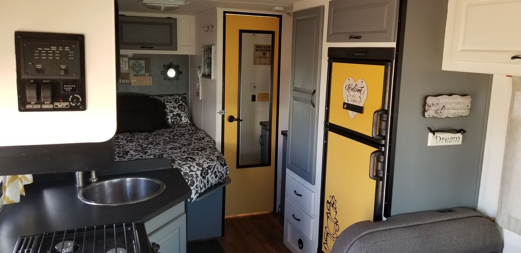 Photo 5 - 2013 Thor Motor Coach Class C Motorhome rental photo 7