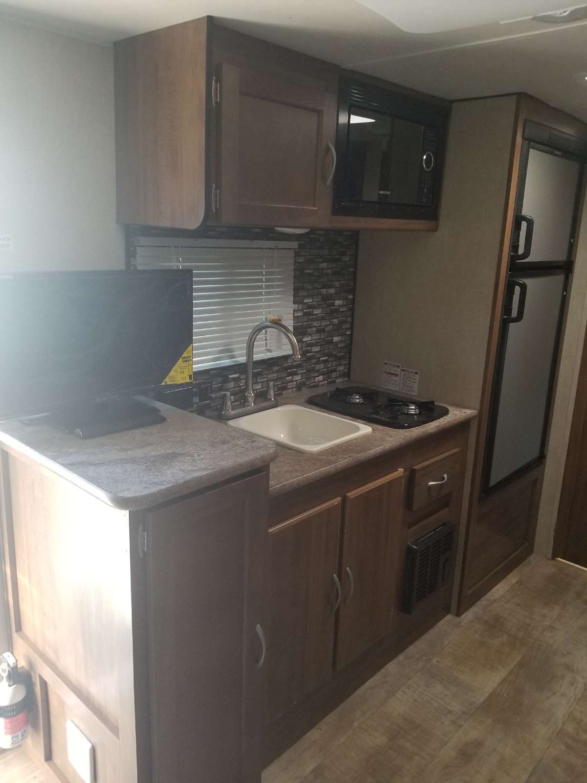 Photo 3 - 2018 Gulfstream Travel Trailer rental photo 5