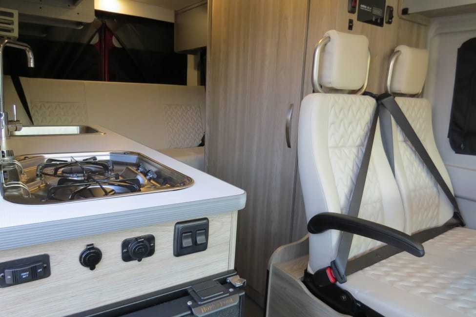 Photo 6 - 2022 Winnebago Class B Motorhome rental photo 17