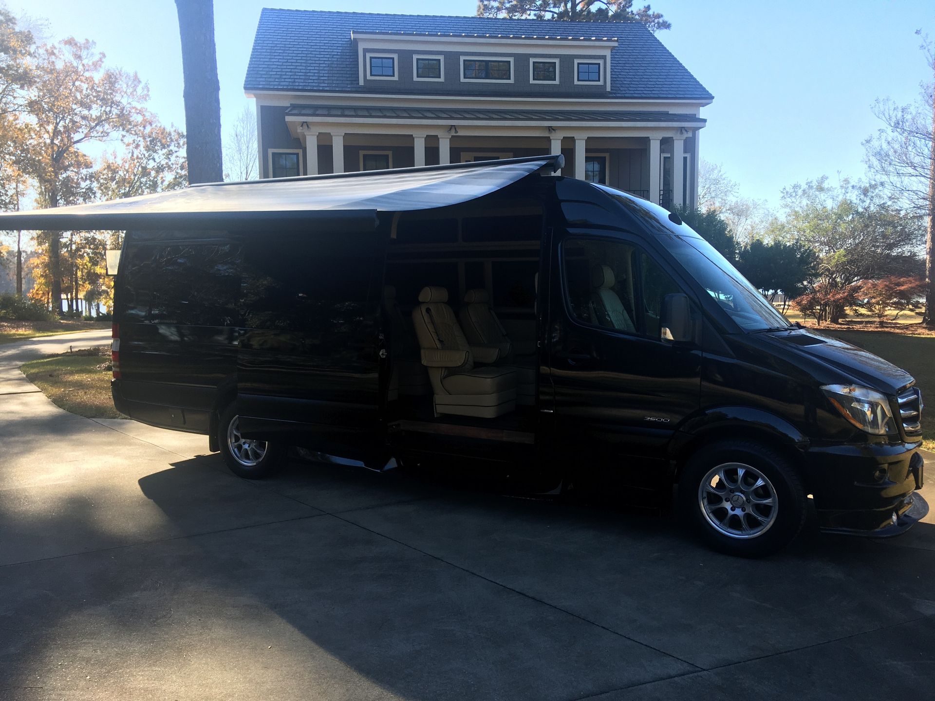 Photo 1 - 2017 Mercedes-Benz Class B Motorhome rental photo 9