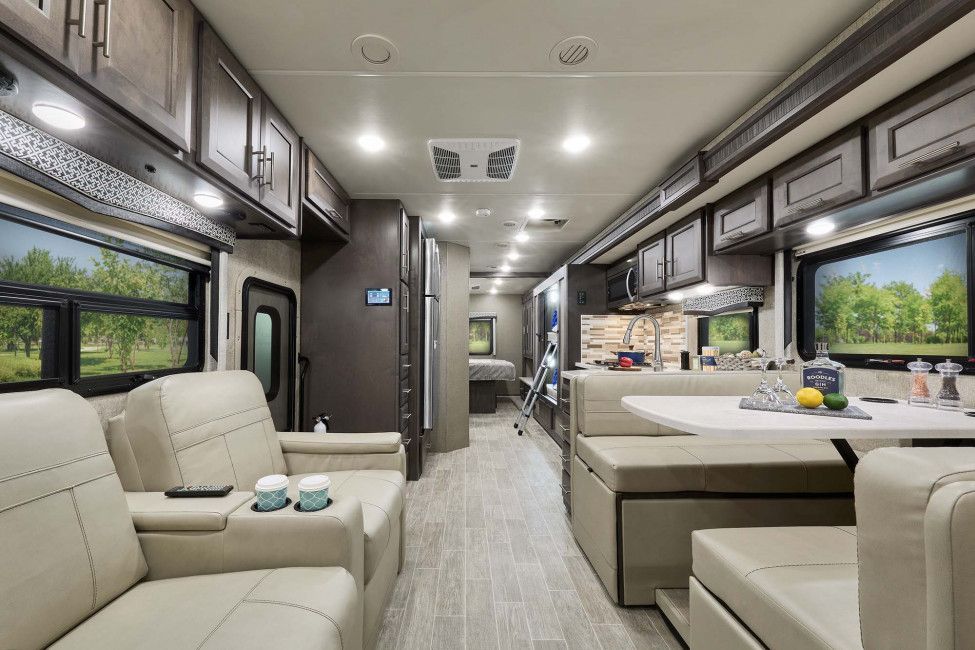 Photo 8 - 2020 Thor Motor Coach Class C Motorhome rental photo 10