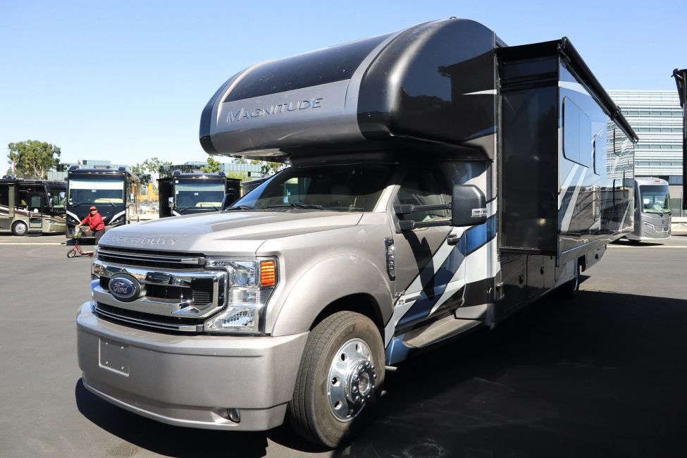 Photo 12 - 2020 Thor Motor Coach Class C Motorhome rental photo 14