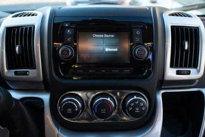Photo 7 - 2015 Winnebago Class B Motorhome rental photo 9