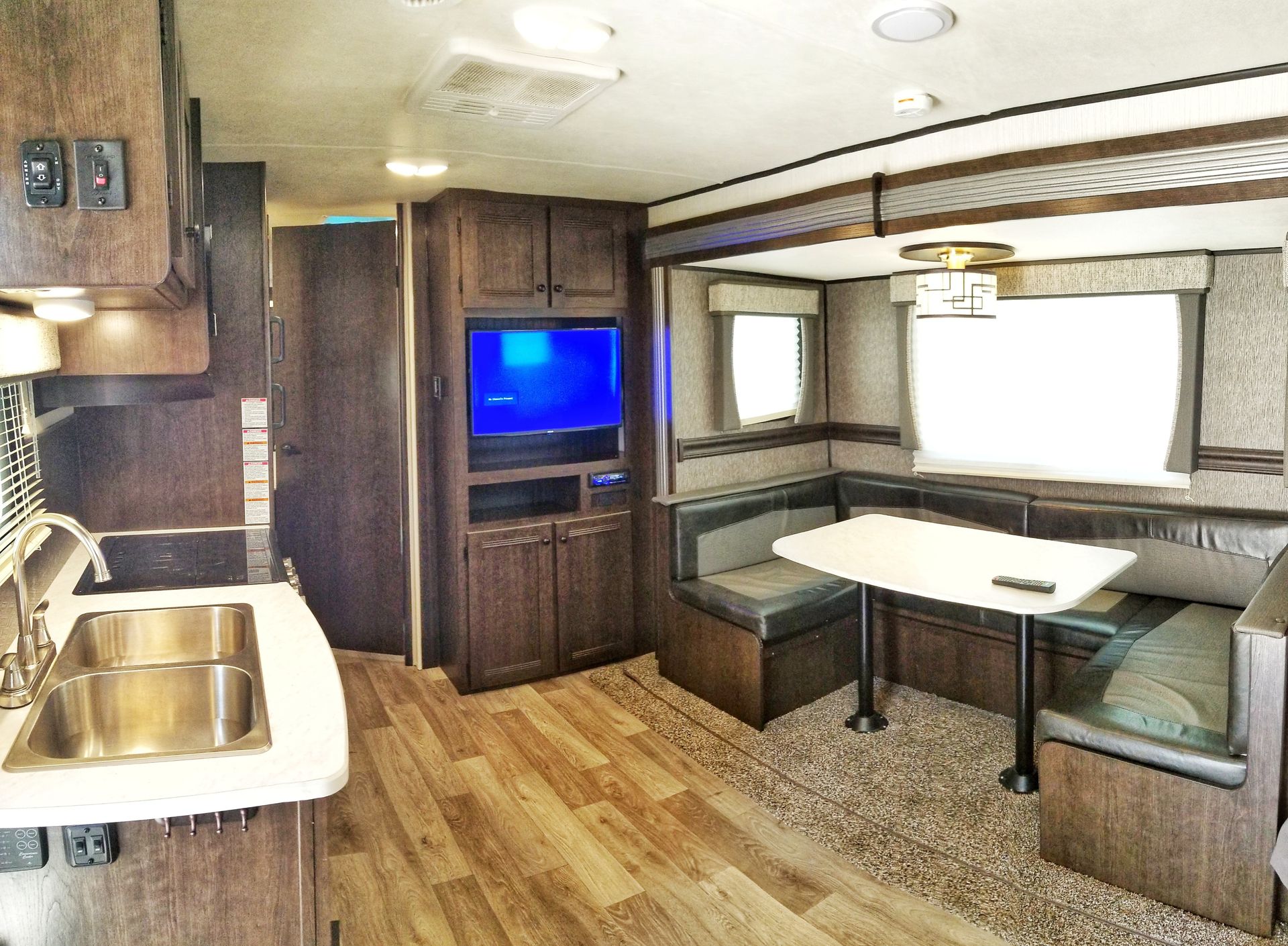 Photo 6 - 2020 Pioneer Travel Trailer rental photo 8