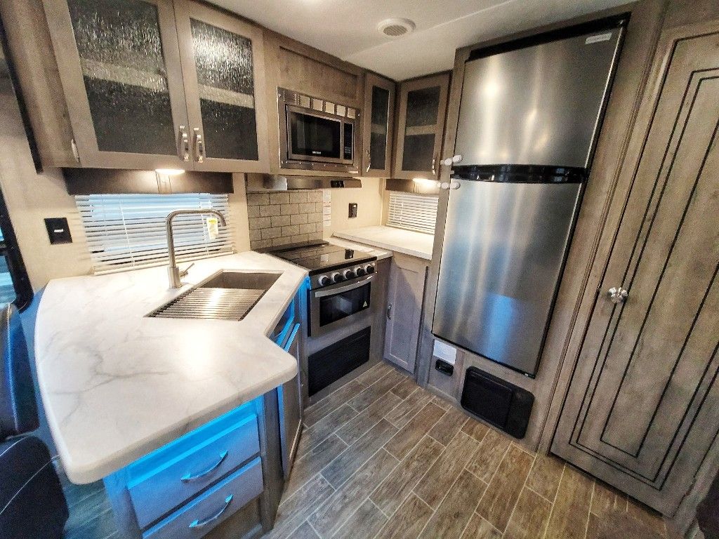 Photo 5 - 2020 Palomino Travel Trailer rental photo 7