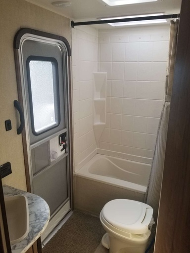 2018 Gulfstream Innsbruck 288ISL Travel Trailer for rent in San Antonio, TX