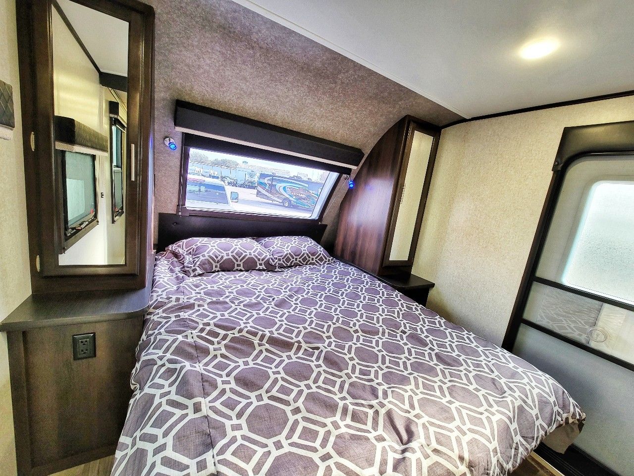 Photo 7 - 2019 Jayco Travel Trailer rental photo 9