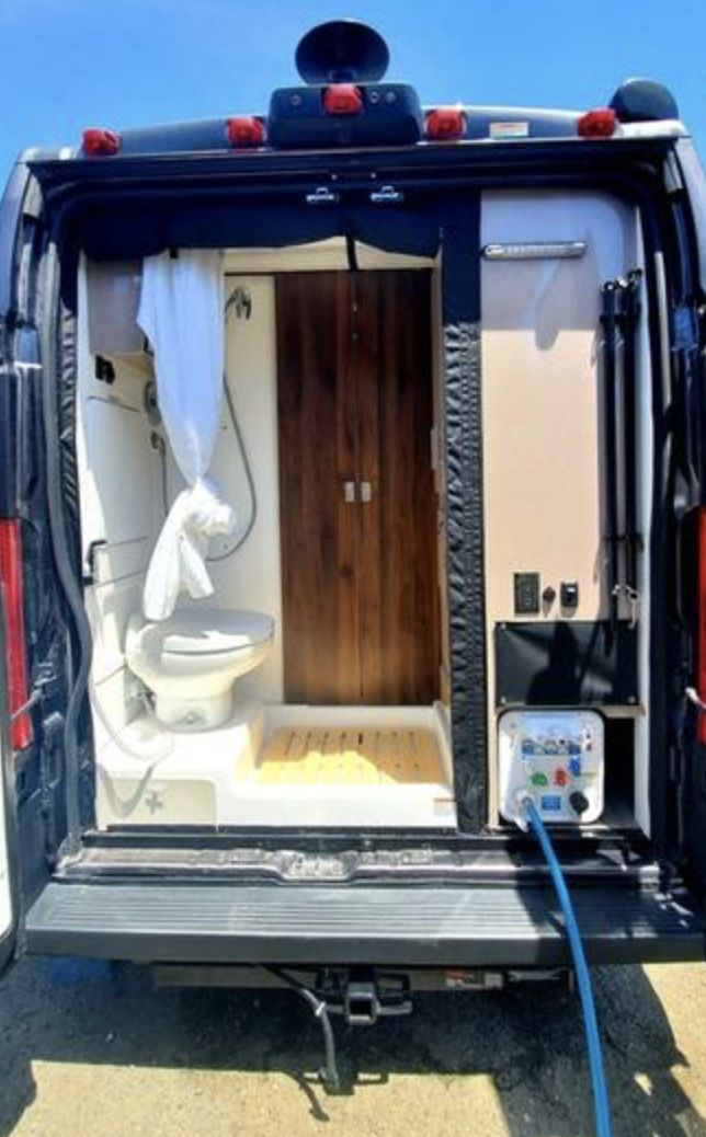 Photo 22 - 2022 Winnebago Class B Motorhome rental photo 24