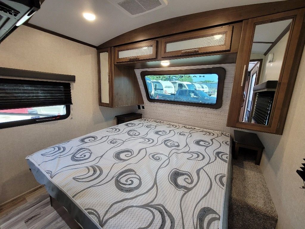 Photo 5 - 2020 Keystone Travel Trailer rental photo 7