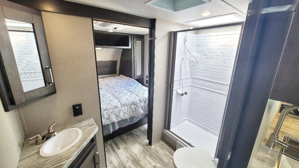 Photo 2 - 2021 Grand Design Travel Trailer rental photo 4