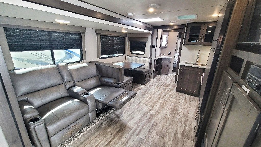 Photo 4 - 2021 Grand Design Travel Trailer rental photo 6