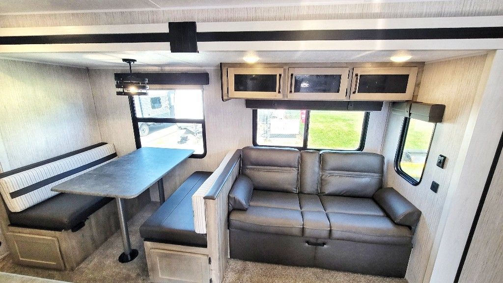Photo 4 - 2022 Palomino Travel Trailer rental photo 6