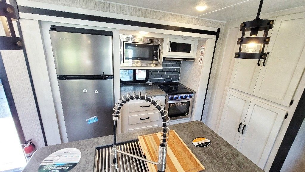 Photo 3 - 2022 Palomino Travel Trailer rental photo 5