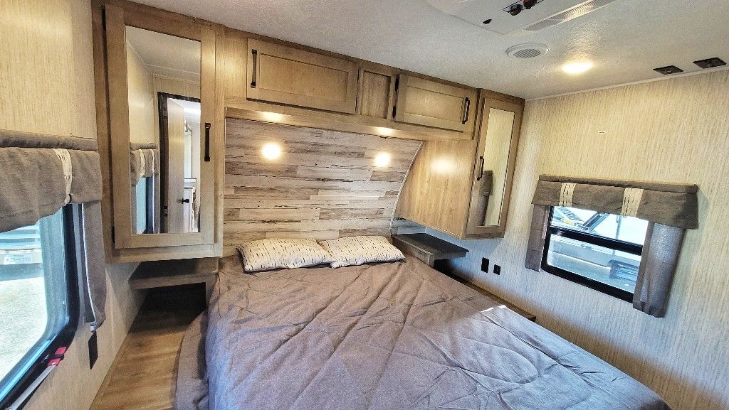 Photo 4 - 2022 Palomino Travel Trailer rental photo 6