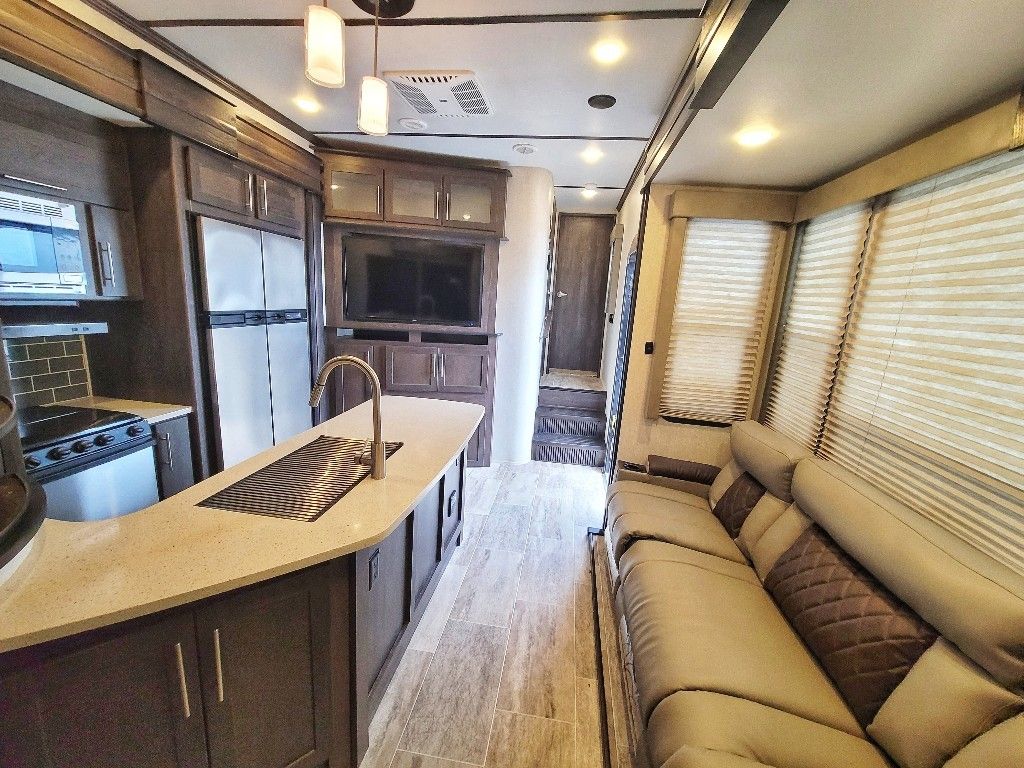 Photo 4 - 2018 Keystone Fifth Wheel rental photo 6