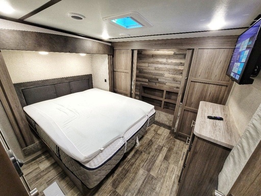 2020 COROSS ROADS Volante VL3601LF Fifth Wheel for rent in San Antonio, TX